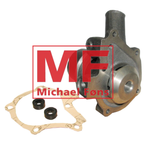 Vandpumpe med klemring i toppen. David-Brown 780-880-885. Slangestuds mod hjre.