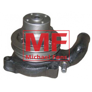 Vandpumpe med stilbar remskive, International B-serie med dynamo.