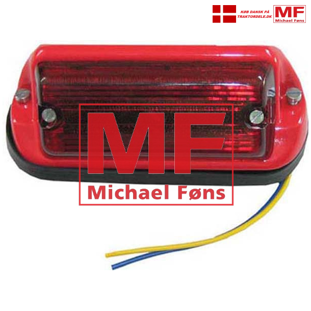 Baglygte, firkantet model med stoplys. Massey-Ferguson med firkantede skrme.