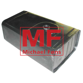 Brugt dieseltank i OK stand, MF165 MK1. Kort type p 67cm lngde. Leveres med dksel og uden mler