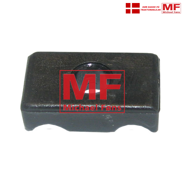 Tankmonterings-gummiplade, nederste. Bageste brndstoftank-ophng. MF35 og MF135
