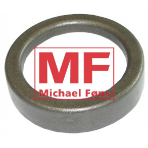 Forhjulsspindel-stvskjold, MF135-MF165-MF175-MF178. Midthul 63,5mm