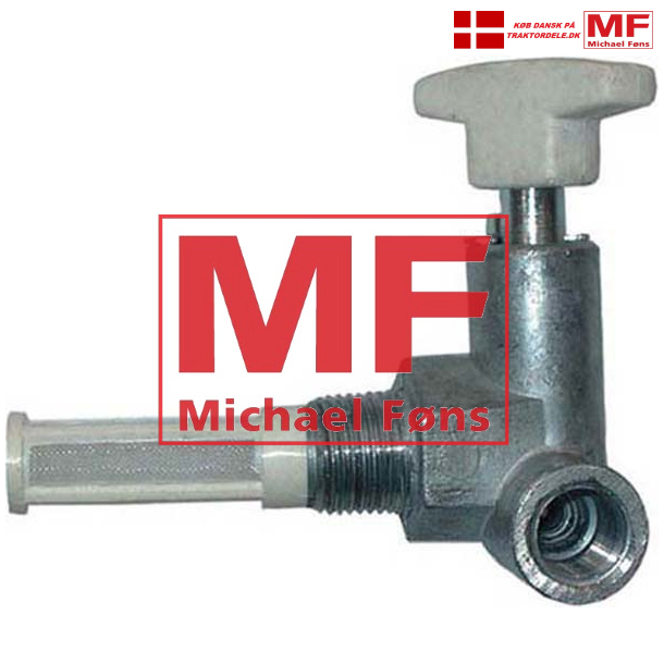 Tankhane med messingventil og studs mod venstre. FE35 med 4-cyl 23C motor.