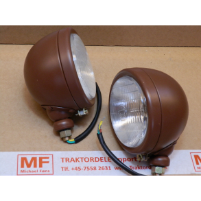 Forlygte-st, gl. model Lucas med nedadvendt montage. Lucas-prer vedlagt u/b. Fordson, Ferguson, IH