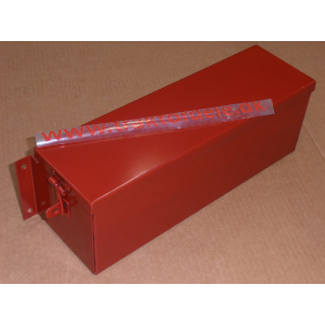 Vrktjskasse til Bukh. Til montering p bagskrm. 360mm X 100mm, med beslag til hngels.