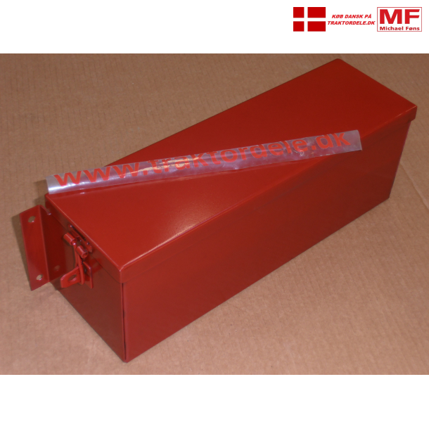 Vrktjskasse til Bukh. Til montering p bagskrm. 360mm X 100mm, med beslag til hngels.