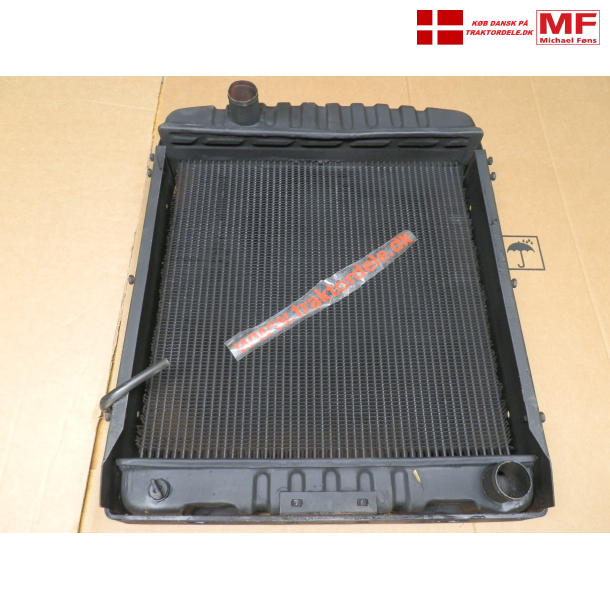 Kler, International B-serie. B-250, B-275, B-414, B-434, B-444. Med aftapskrue og dksel.