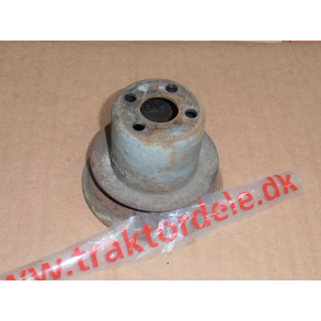 Brugt Ventilator-remskive, til 19mm bred rem. Ferguson og MF35Benzin samt med 23C-diesel.