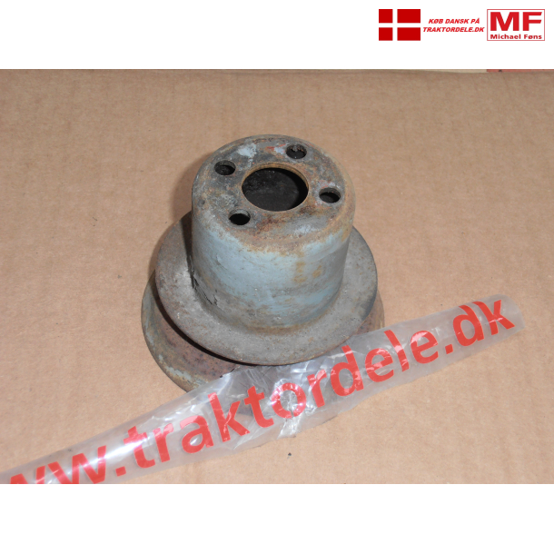 Brugt Ventilator-remskive, til 19mm bred rem. Ferguson og MF35Benzin samt med 23C-diesel.