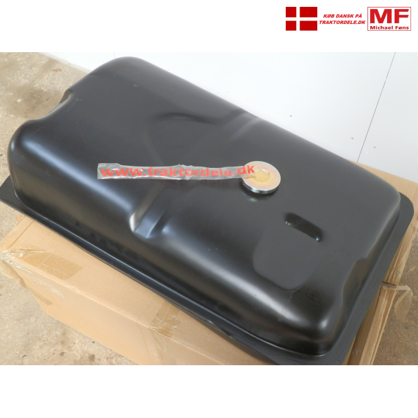 Benzintank, NY. Tilpasset benzintank til MF35 med ny model hjlm, samt MF135Benzin.