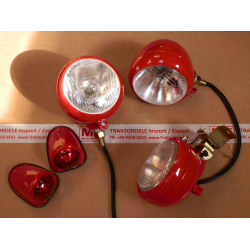 RESTAURERINGS-KVALITET: Lygtest, malet i MF-rd. Forlygter+baglygter+arbejdslygte