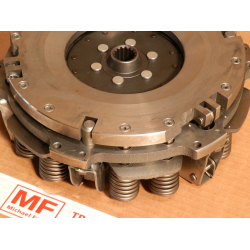 Komplet koblings-arr. med begge koblingsplader isat. Fordson Super-Dexta.