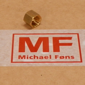 Benzinrrs-omlber i messing. Ferguson og MF35