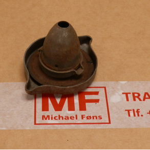 Tankdksel med udvendig lsetapper til gl. model tank, FE35.