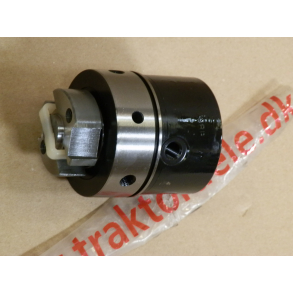 Rotorpumpe-fordeler til MF35 med 3-cyl Perkins. Leveres uden blade i ladepumpe