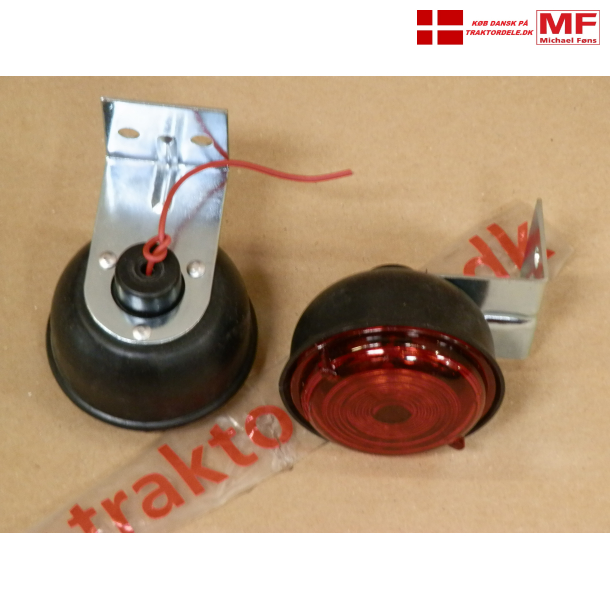 Baglygte-s�t med 6V p�rer, enkeltstyrke-lamper p� et vinkelbeslag. S�t-pris.