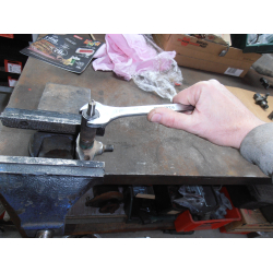 Skift af dysespids, samt justering af tryk. Arbejds-ln! Fordson, Perkins- og Standard diesel