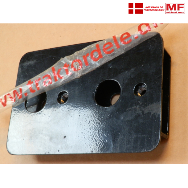 Frersde-forhjerkonsol til nye affjedrede sder p MF og Ford